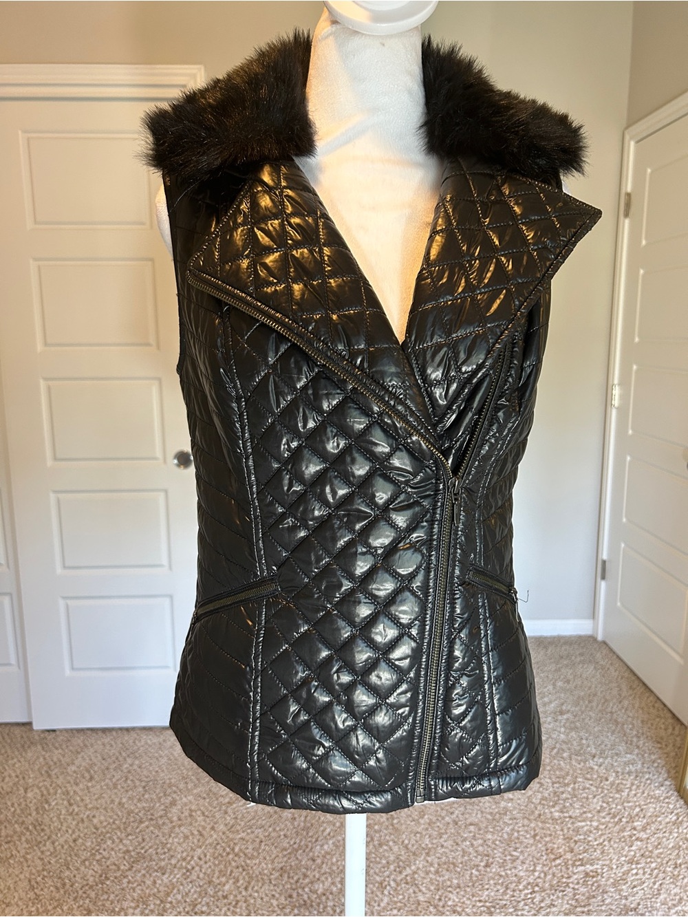 Talbots Glossy Black Full Zip Puffer Vest Removable Faux Fur Collar Moto XS